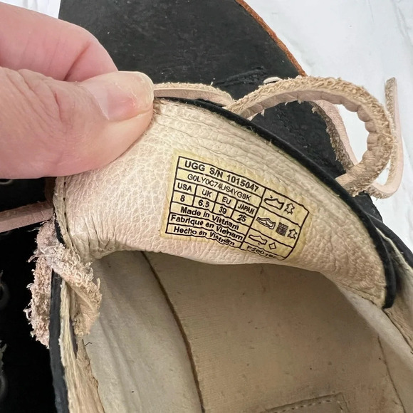 UGG Men’s Boots Size 8 - Picture 7 of 8